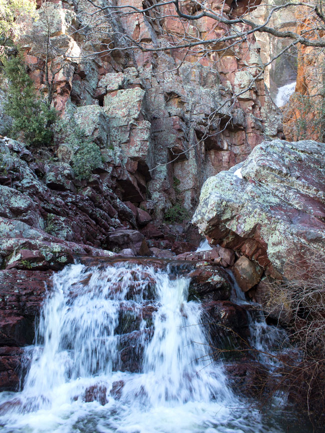 Waterfall; Red Cliffs; Shrubs; Barnhardt Hiking Trail; Payson; Arizona; Matzatzal Mountains; Difficult Hiking Trails. Copyright azutopia.com. No use without permission.