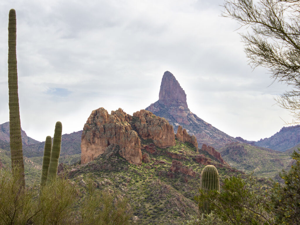 Black Mesa Hiking Trail Loop Beauty and quiet in AZ's Superstition Mtns.